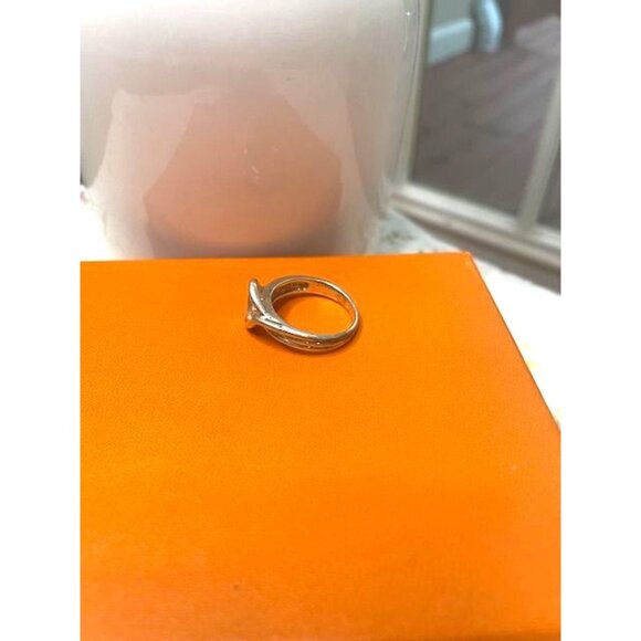 Timeless Elegance: Sterling Silver Dainty Ring – Size 7 - Picture 2 of 5